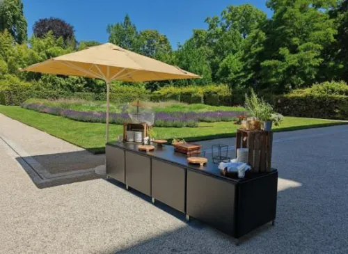 Buffetw�rfel - Front: glatt - Farbe: schwarz - Top: schwarze Platte