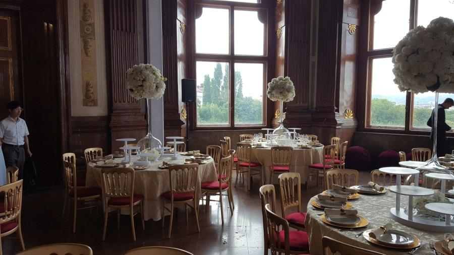 Goldstuhl mit Polster - Farbe: rot