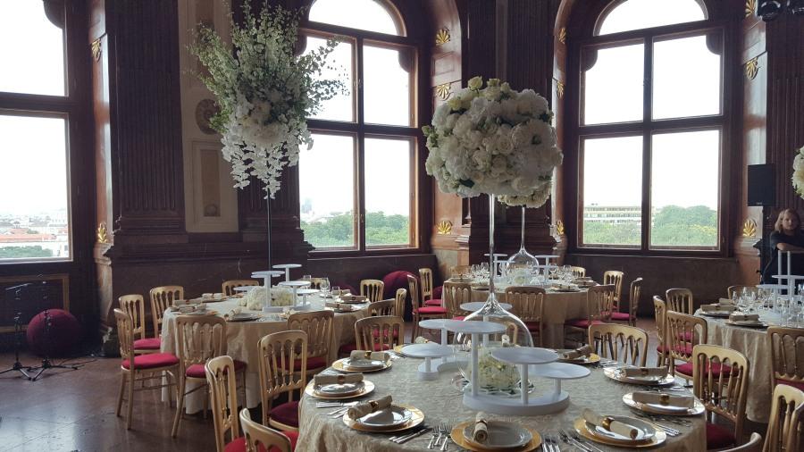 Goldstuhl mit Polster - Farbe: rot