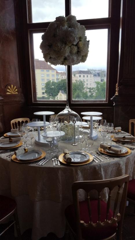 Goldstuhl mit Polster - Farbe: rot