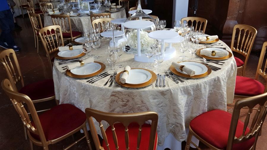 Goldstuhl mit Polster - Farbe: rot