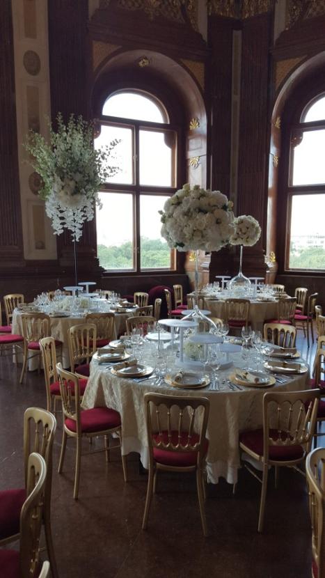 Goldstuhl mit Polster - Farbe: rot