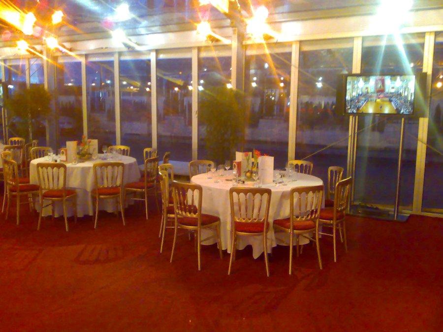 Goldstuhl mit Polster - Farbe: rot