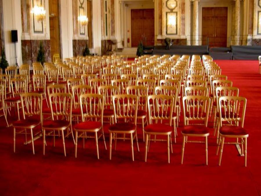 Goldstuhl mit Polster - Farbe: rot