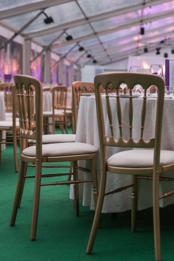 Goldstuhl mit Polster - Farbe: creme-wei�e