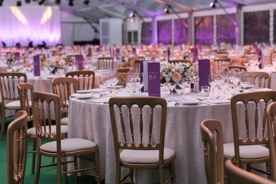 Goldstuhl mit Polster - Farbe: creme-wei�e