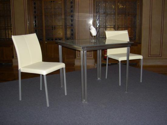 Lederstuhl, creme-wei�, gepolstert