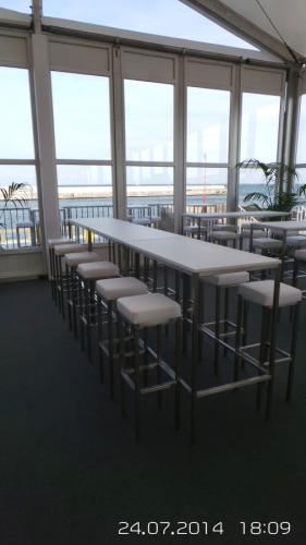 Barhocker, eckig, wei�er Polster