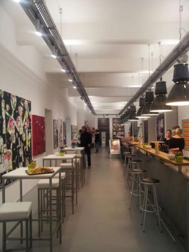 Barhocker, eckig, wei�er Polster