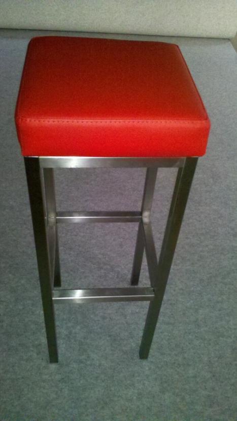 Barhocker, eckig - Sitz: roter Polster