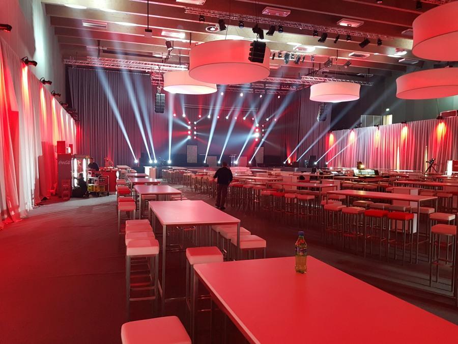 Barhocker, eckig - Sitz: roter Polster