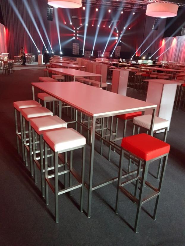 Barhocker, eckig - Sitz: roter Polster