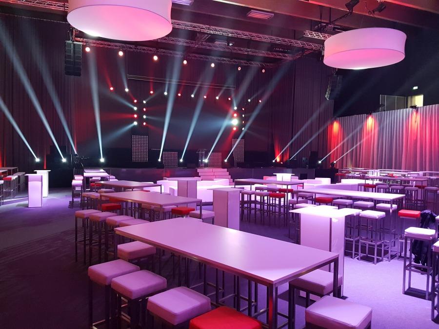 Barhocker, eckig - Sitz: roter Polster