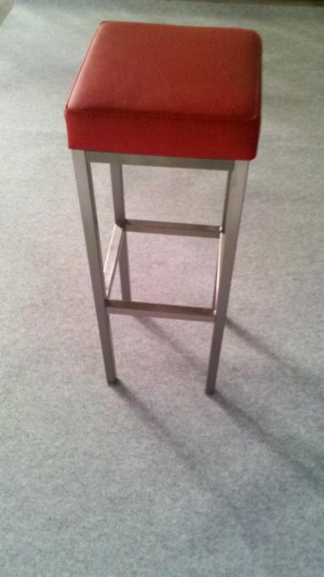 Barhocker, eckig - Sitz: roter Polster