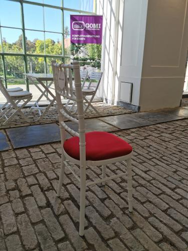 Polo Stuhl - Farbe: wei� - Polster: rot