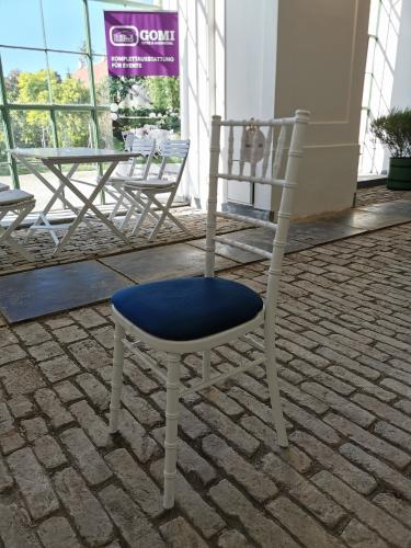 Polo Stuhl - Farbe: wei� - Polster: blau