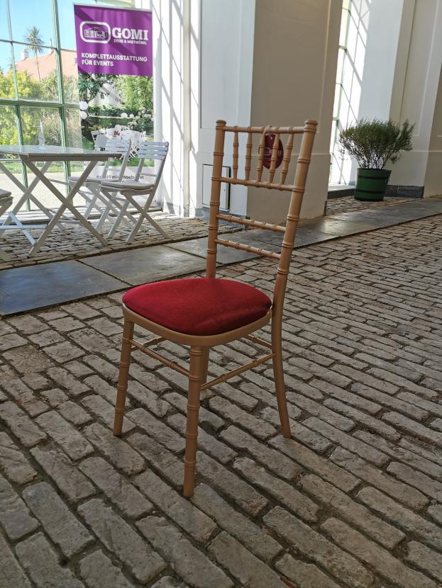 Polo Stuhl - Farbe: gold - Polster: rot