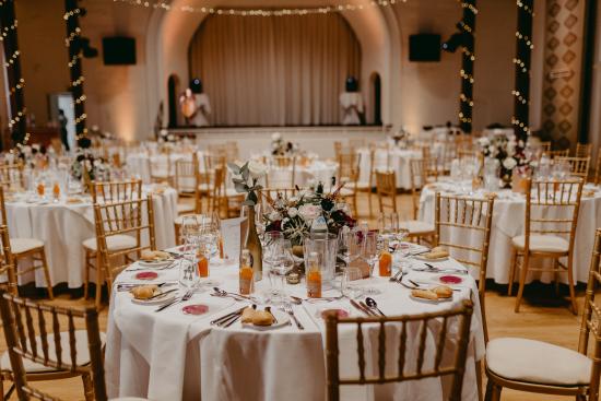 Polo Stuhl - Farbe: gold - Polster: creme-wei� | Foto: Anna Enya Photography