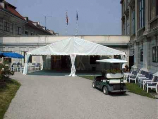 Partyzelt - Breite: 10 m - Seitenh�he: 2,30 m - Firsth�he: 3,93 m
