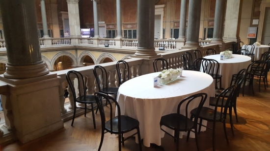 Bankett-Tisch, oval - Gre: 213 x 122 cm, fr ca. 8 Personen