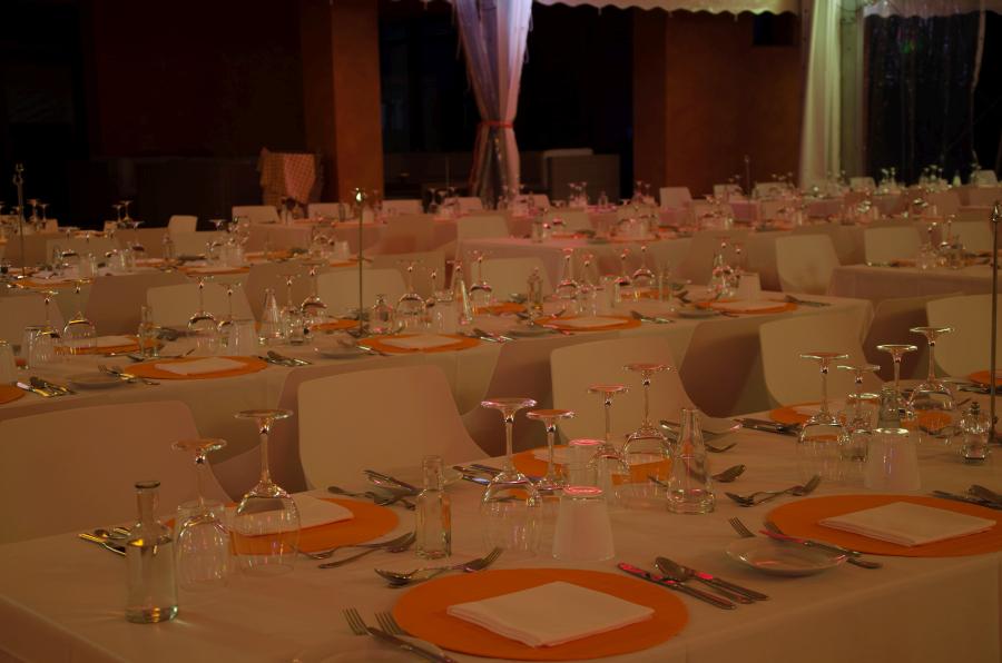 Bankett-Tisch, rechteckig - L�nge: 183 cm - Breite: 100 cm