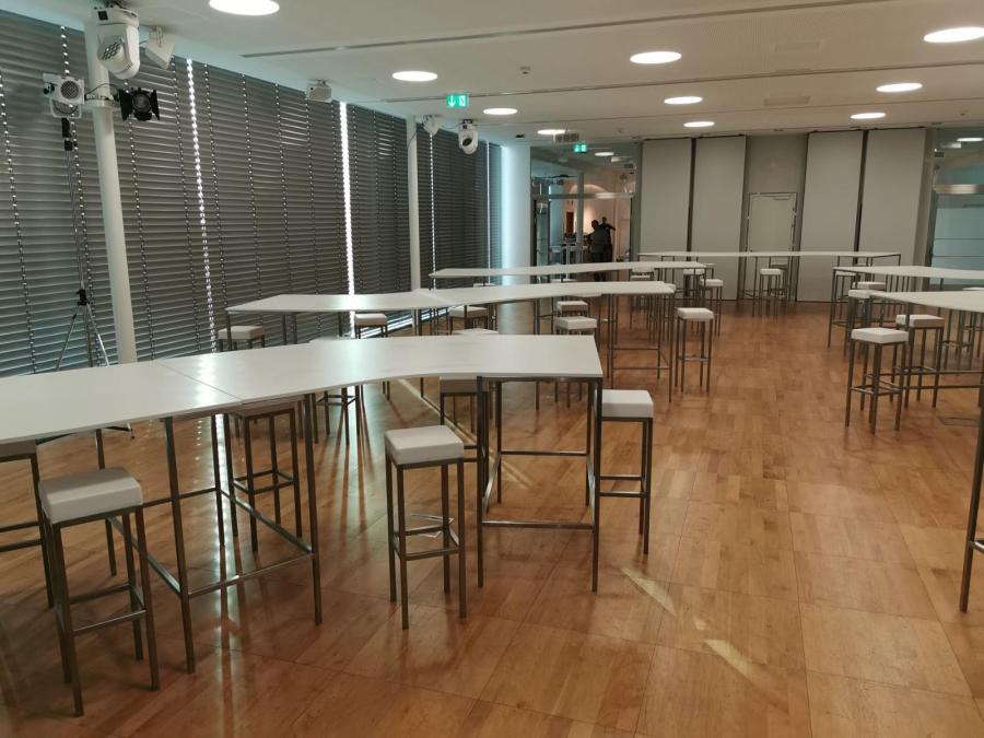 Stehtisch, Niro, Spezial - Form: Wave XL - Farbe: wei�