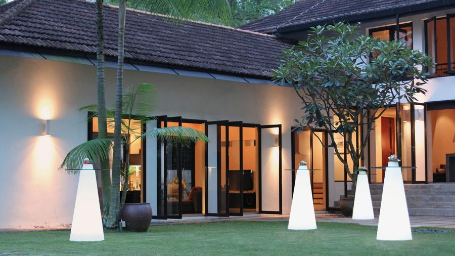 Stehtisch, Peak mit LED-Beleuchtung - Auswahl: Stehtisch, Peak mit LED-Beleuchtung