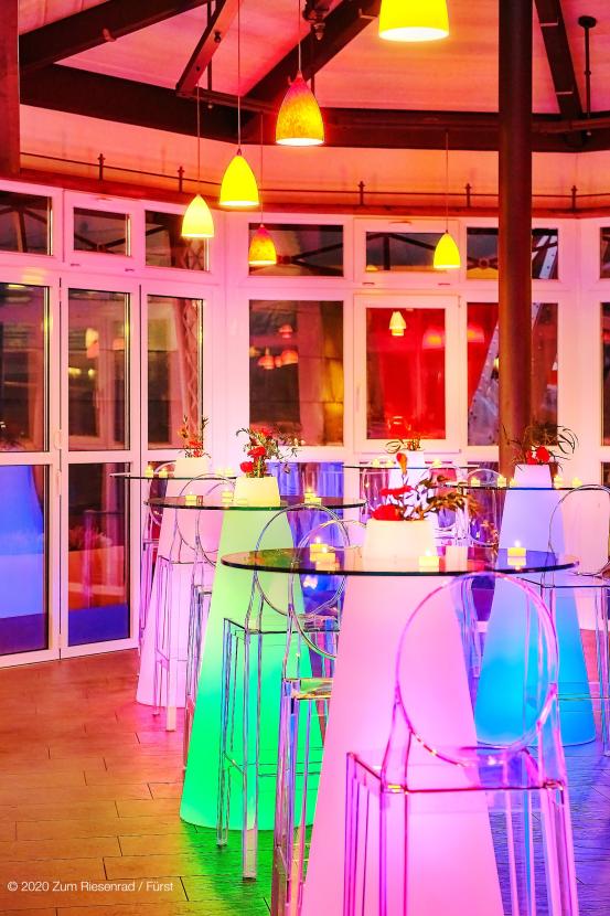 Stehtisch, Peak mit LED-Beleuchtung - Variante: Single