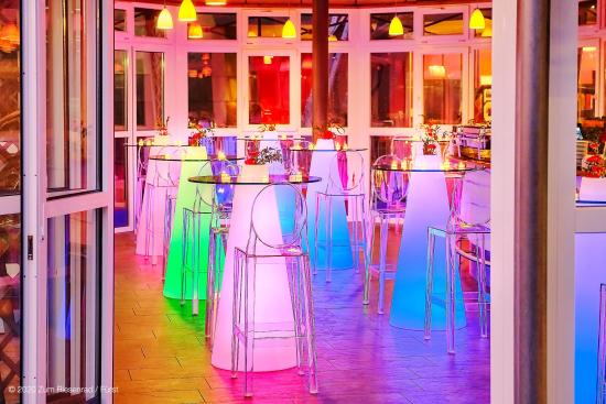 Stehtisch, Peak mit LED-Beleuchtung - Variante: Single
