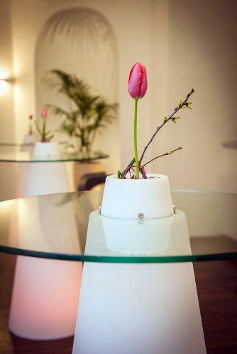 Stehtisch, Peak mit LED-Beleuchtung