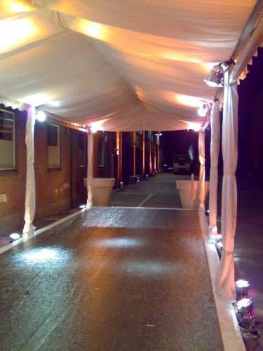 Festzelt - Breite: 4 m - Seitenh�he: 3 m - Firsth�he: 3,65 m