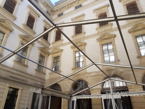 Festzelt hoch - Breite: 10 m - Seitenhhe: 4 m - Firsthhe: 5,68 m