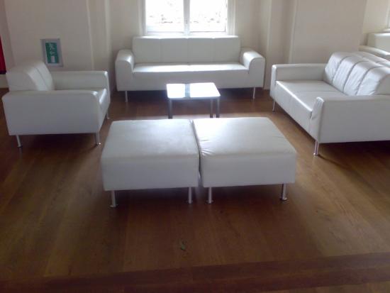 Couchtisch mit Glasplatte, 55 x 55 cm, grau