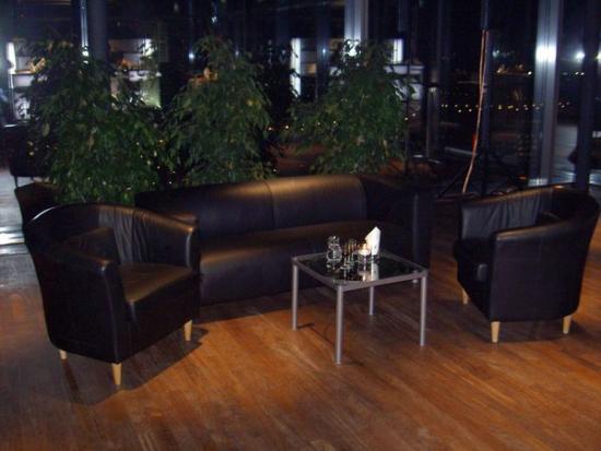 Couchtisch mit Glasplatte, 55 x 55 cm, grau
