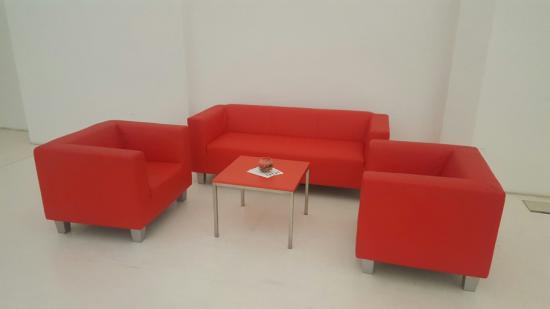 Ledersofa mit gleichhoher Seitenlehne - Gr��e: f�r 3 Personen - Farbe: rot