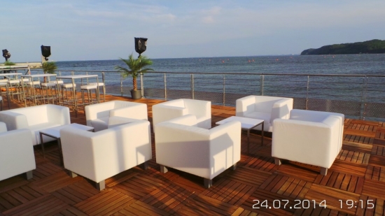 Lederfauteuil mit gleichhoher Seitenlehne - Farbe: wei