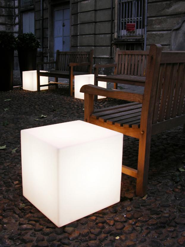 Plexicubo mit LED-Beleuchtung, 43 x 43 x 43 cm