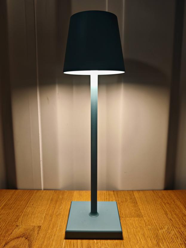 Tischlampe - Farbe: Hellblau - Licht: Warmwei�