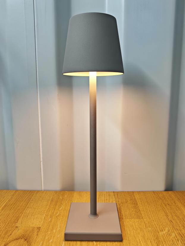 Tischlampe - Farbe: Khaki - Licht: Warmwei�