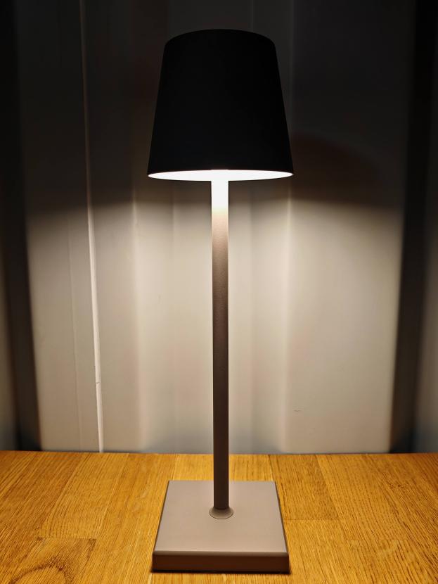 Tischlampe - Farbe: Khaki - Licht: Warmwei�