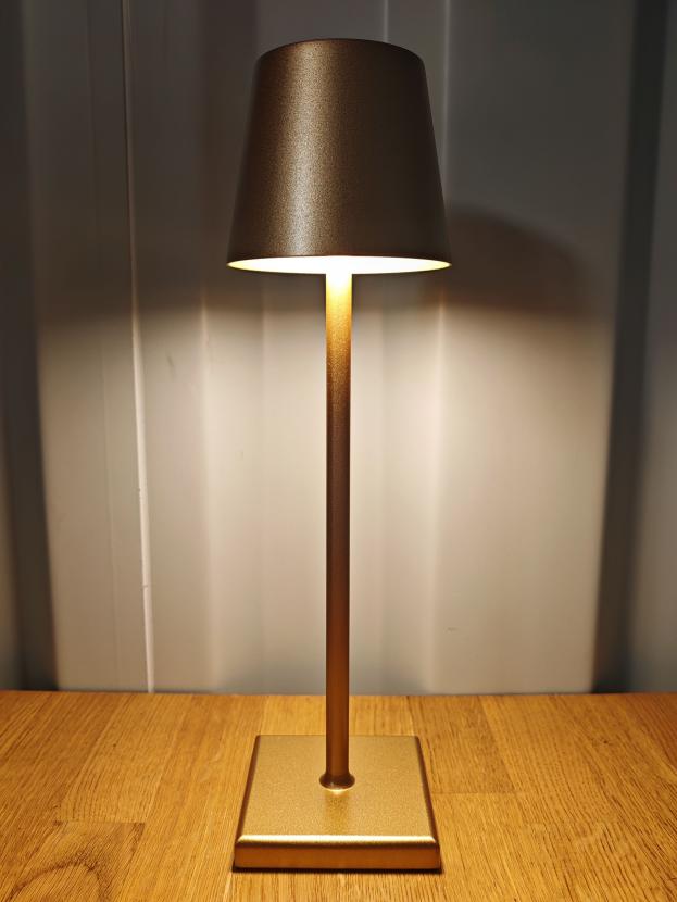 Tischlampe - Farbe: Gold - Licht: Warmwei�