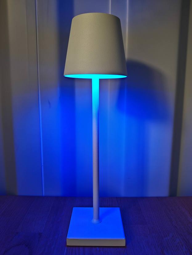 Tischlampe - Farbe: Wei� - Licht: RGB