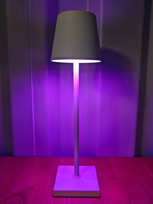 Tischlampe - Farbe: Wei� - Licht: RGB