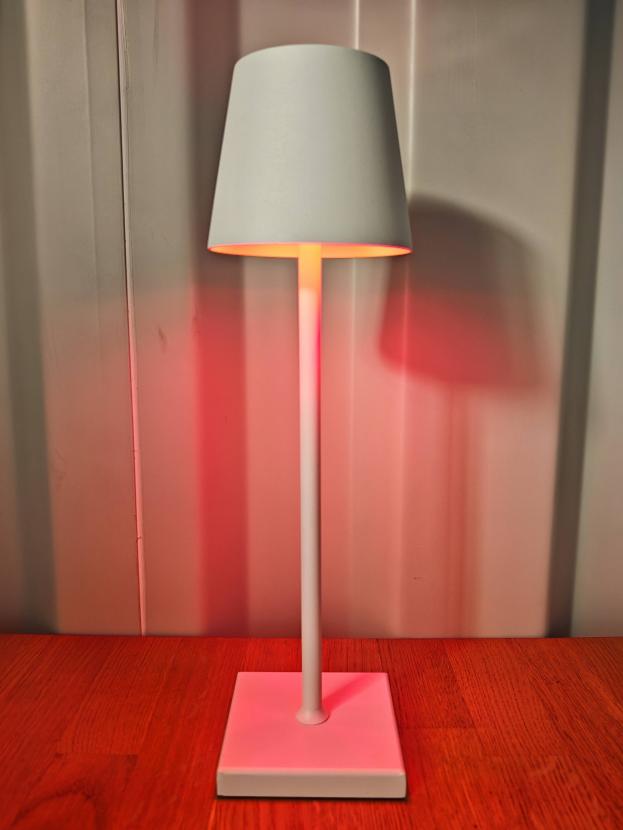 Tischlampe - Farbe: Wei� - Licht: RGB