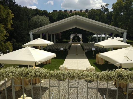 Gro�zelt - Breite: 15 m - Seitenh�he: 3 m - Firsth�he: 5,51 m
