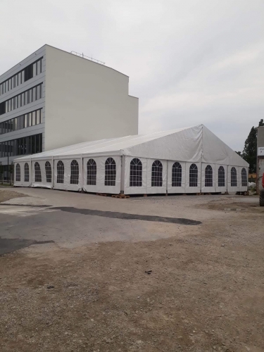 Gro�zelt - Breite: 20 m - Seitenh�he: 3 m - Firsth�he: 6,40 m