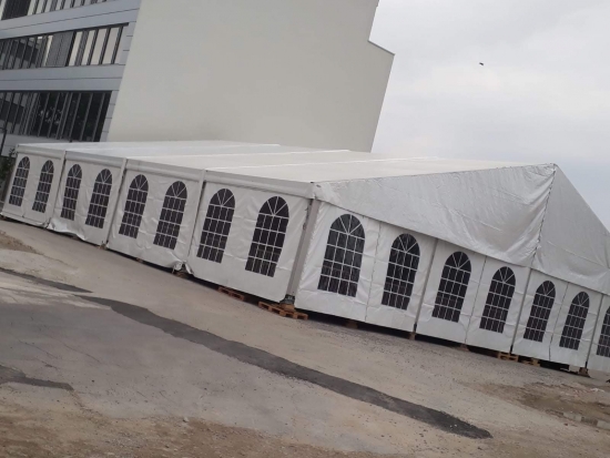 Gro�zelt - Breite: 20 m - Seitenh�he: 3 m - Firsth�he: 6,40 m