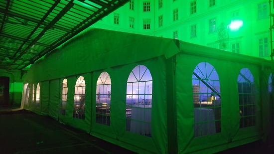 Gro�zelt - Breite: 25 m - Seitenh�he: 3 m - Firsth�he: 7,14 m