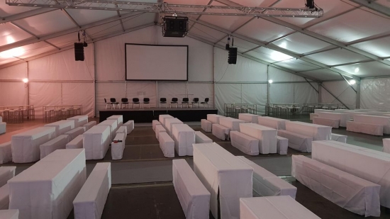 Gro�zelt - Breite: 30 m - Seitenh�he: 3 m - Firsth�he: 7,98 m