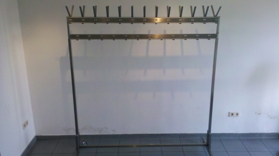 Garderobenstange - Variante: mit 50 fixen Haken